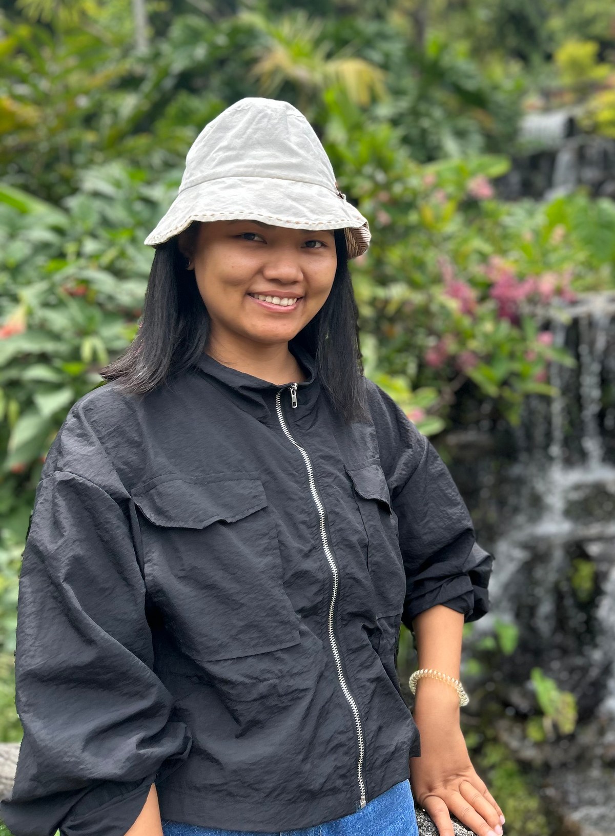 Portrait of Thiumai Gracy, Homeroom Teacher